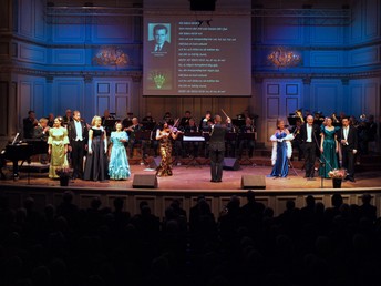 Karlbergs Musikkår och Stockholms Nya Operettensemble.